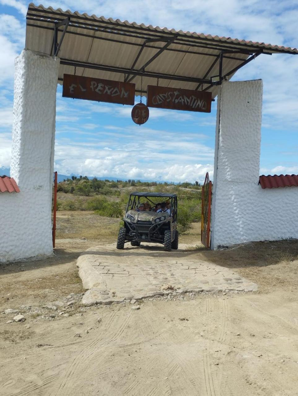 El Penon De Constantino - Tatacoa Hotel Villavieja Buitenkant foto