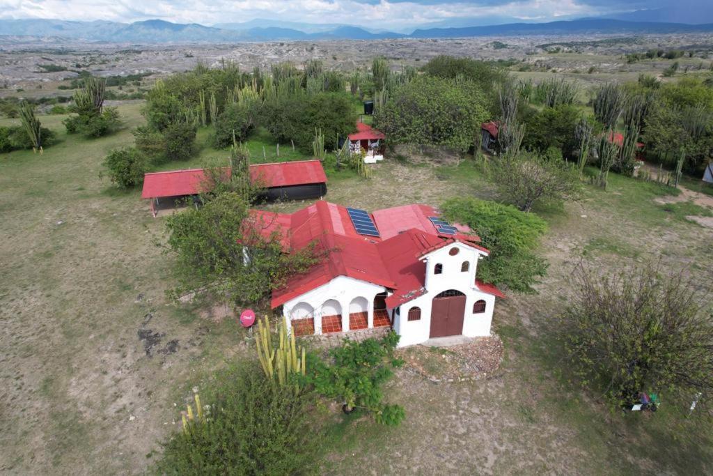 El Penon De Constantino - Tatacoa Hotel Villavieja Buitenkant foto