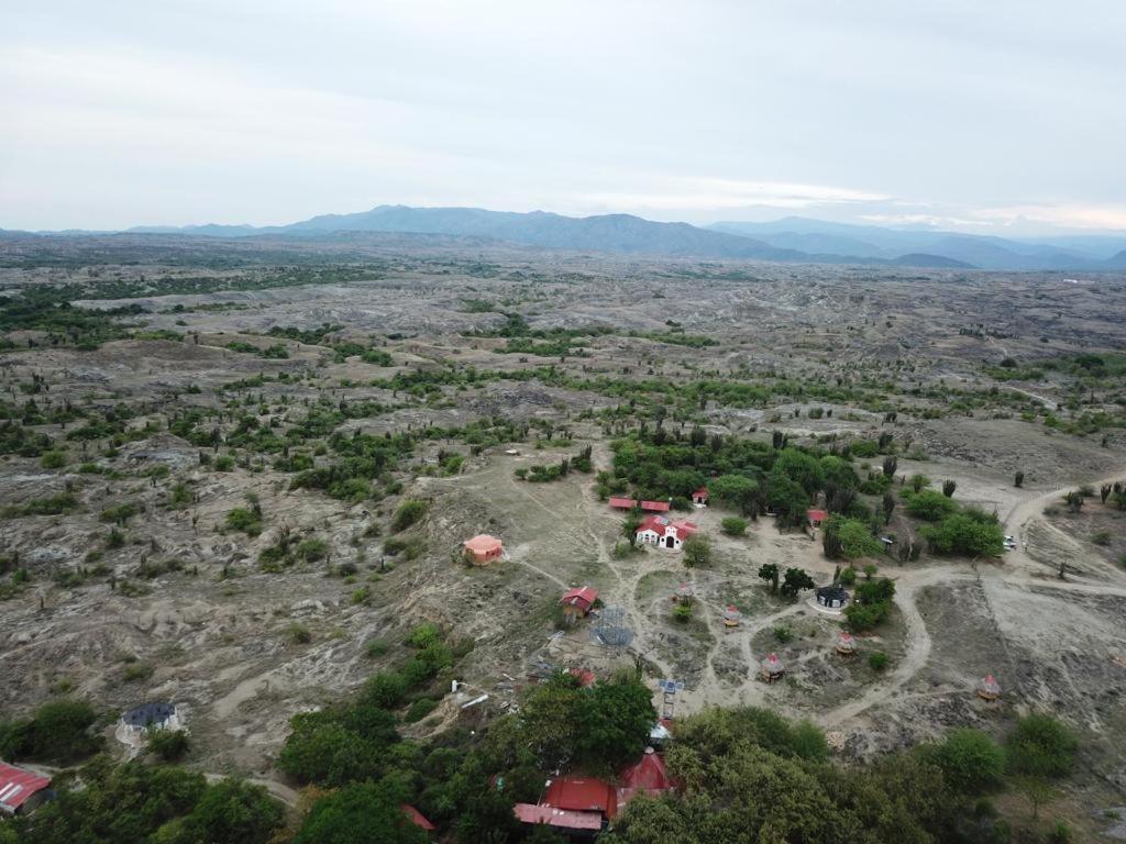 El Penon De Constantino - Tatacoa Hotel Villavieja Buitenkant foto