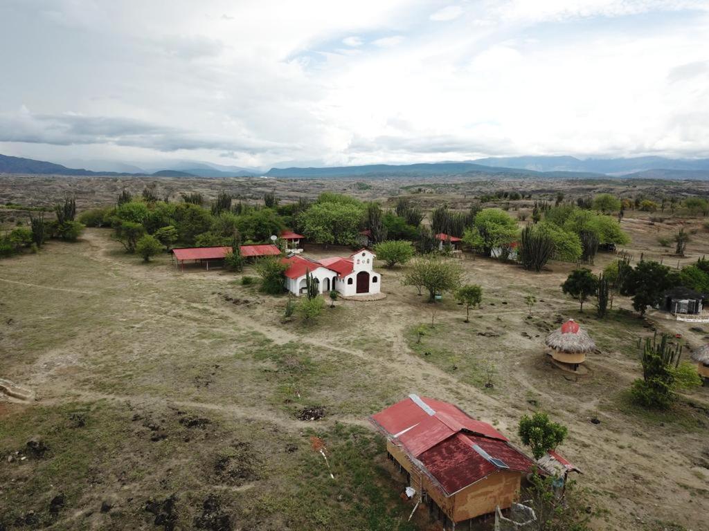 El Penon De Constantino - Tatacoa Hotel Villavieja Buitenkant foto
