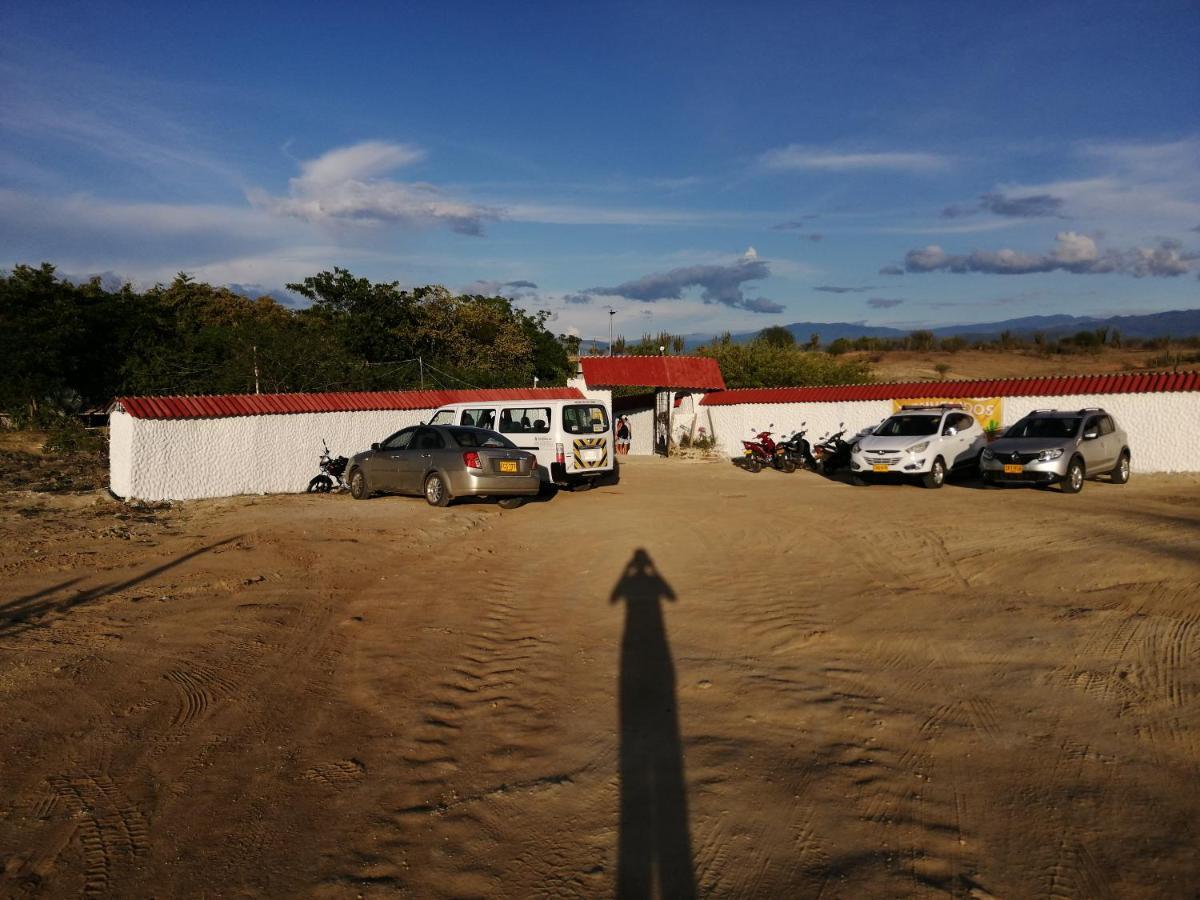 El Penon De Constantino - Tatacoa Hotel Villavieja Buitenkant foto